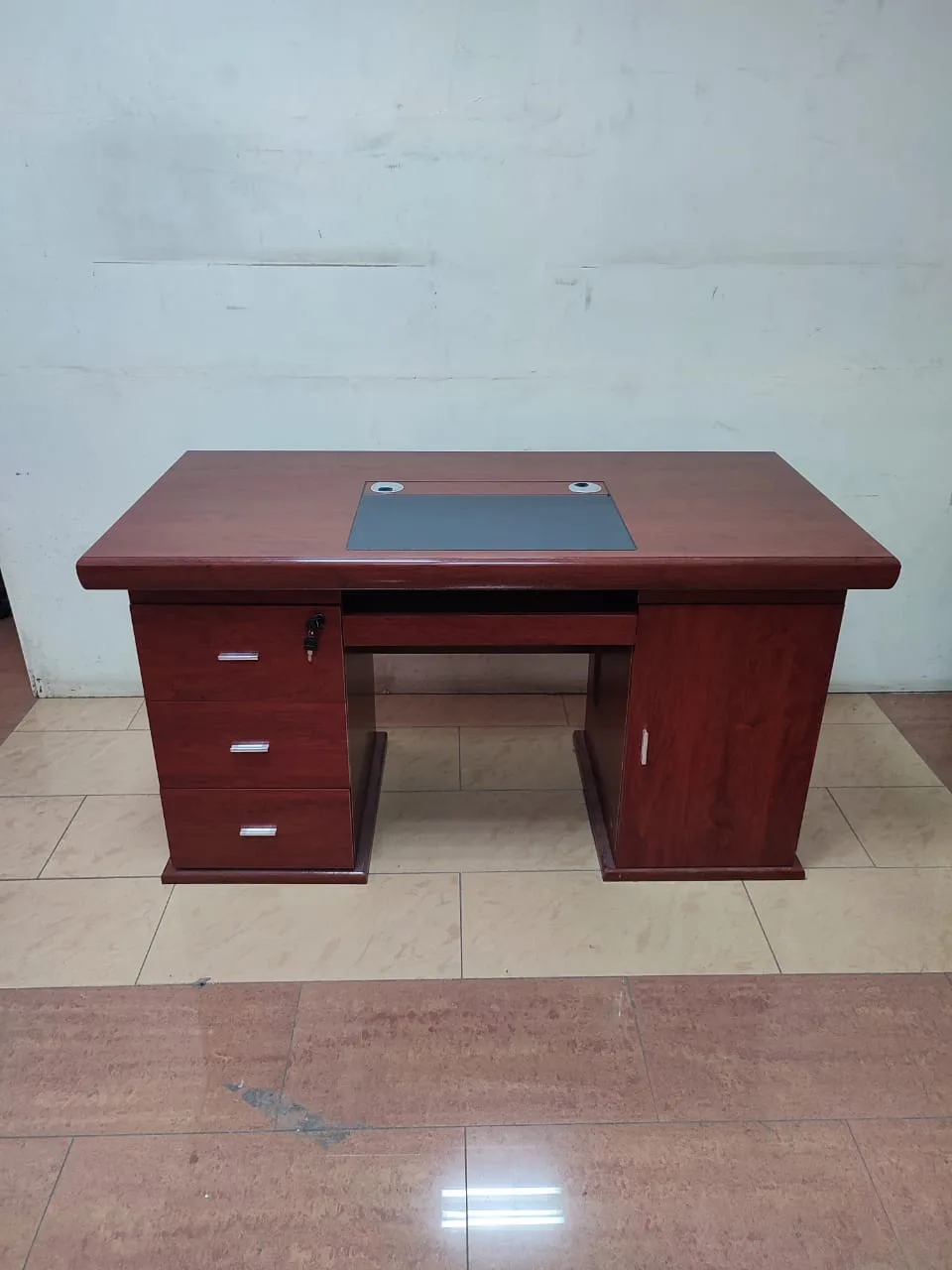 Executive desk - Image 2